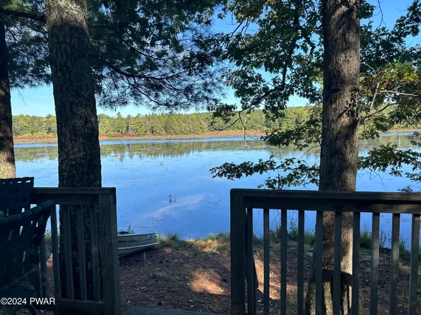 123 Amber Ln, East Stroudsburg, PA 18301