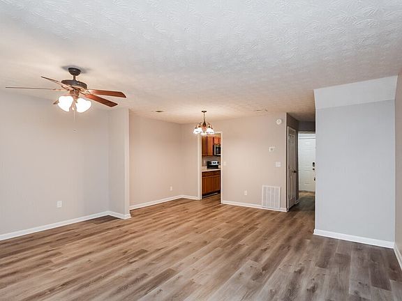 5th image of 6356 Wellington Walk Way