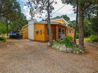 15 Peacock Ln, Tijeras, NM 87059