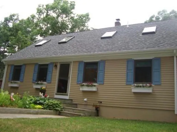 5 Sparrow Ln, Marion, MA 02738