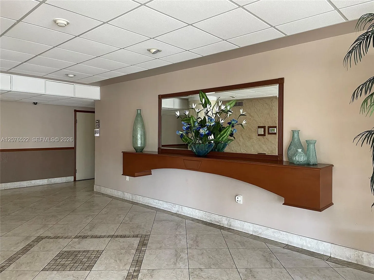 Stratford House Condo — Photo 4