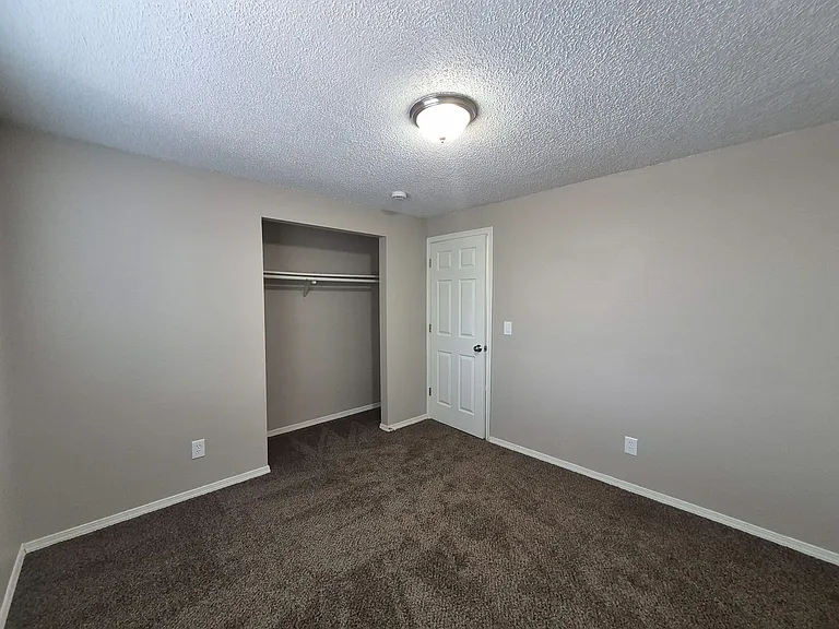 1543-1611 Salishan St SE — Photo 15