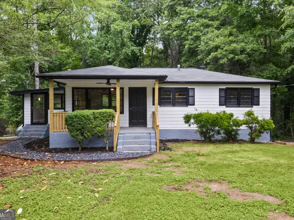 846 Macedonia Rd, Newnan, GA 30263