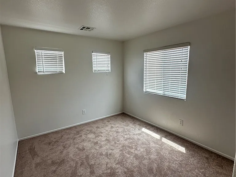 2844 Woodland Park Ave — Photo 22