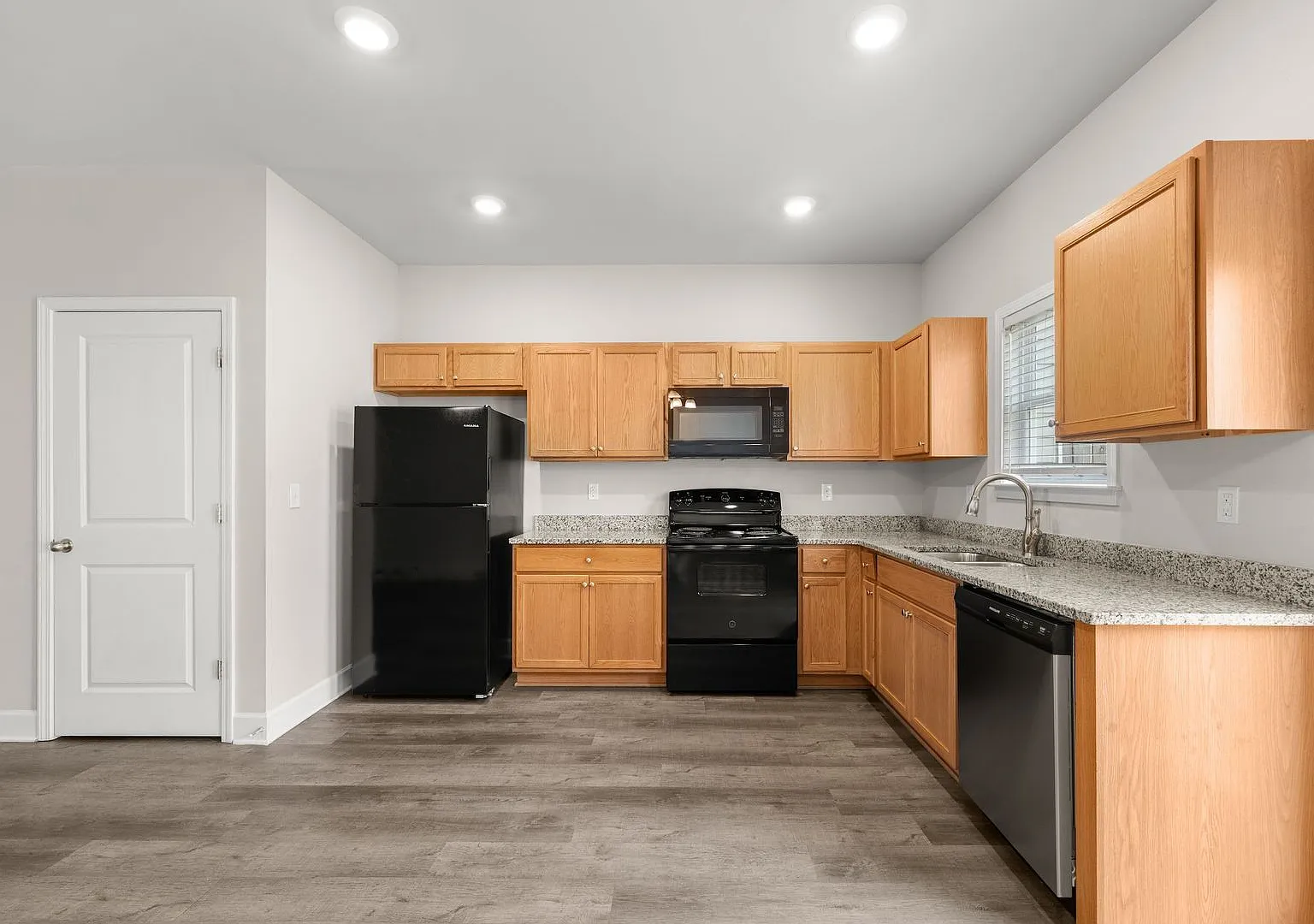 Townhome In Oakwood, GA! — Photo 3