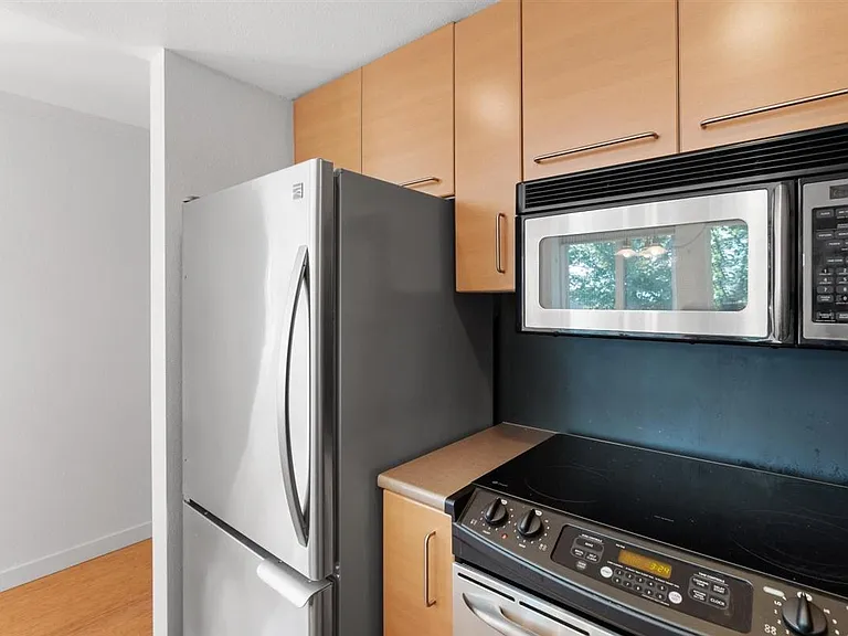 1420 E Pine St #E202 — Photo 11