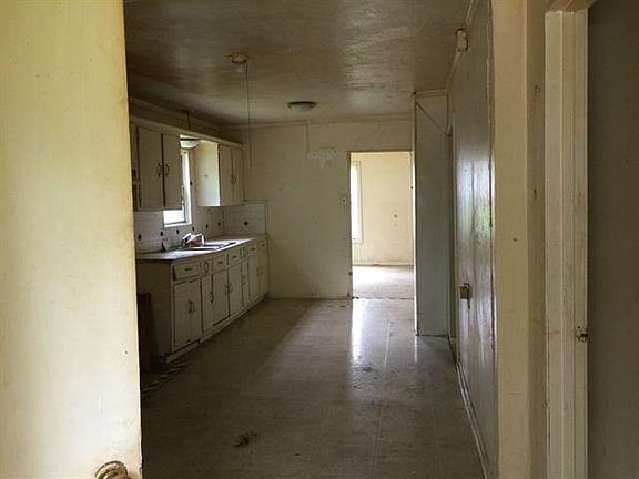 4th image of 805 S Sherman St