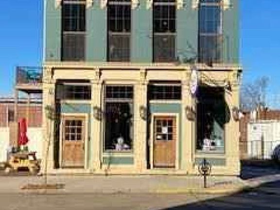 4th image of 631 2nd St