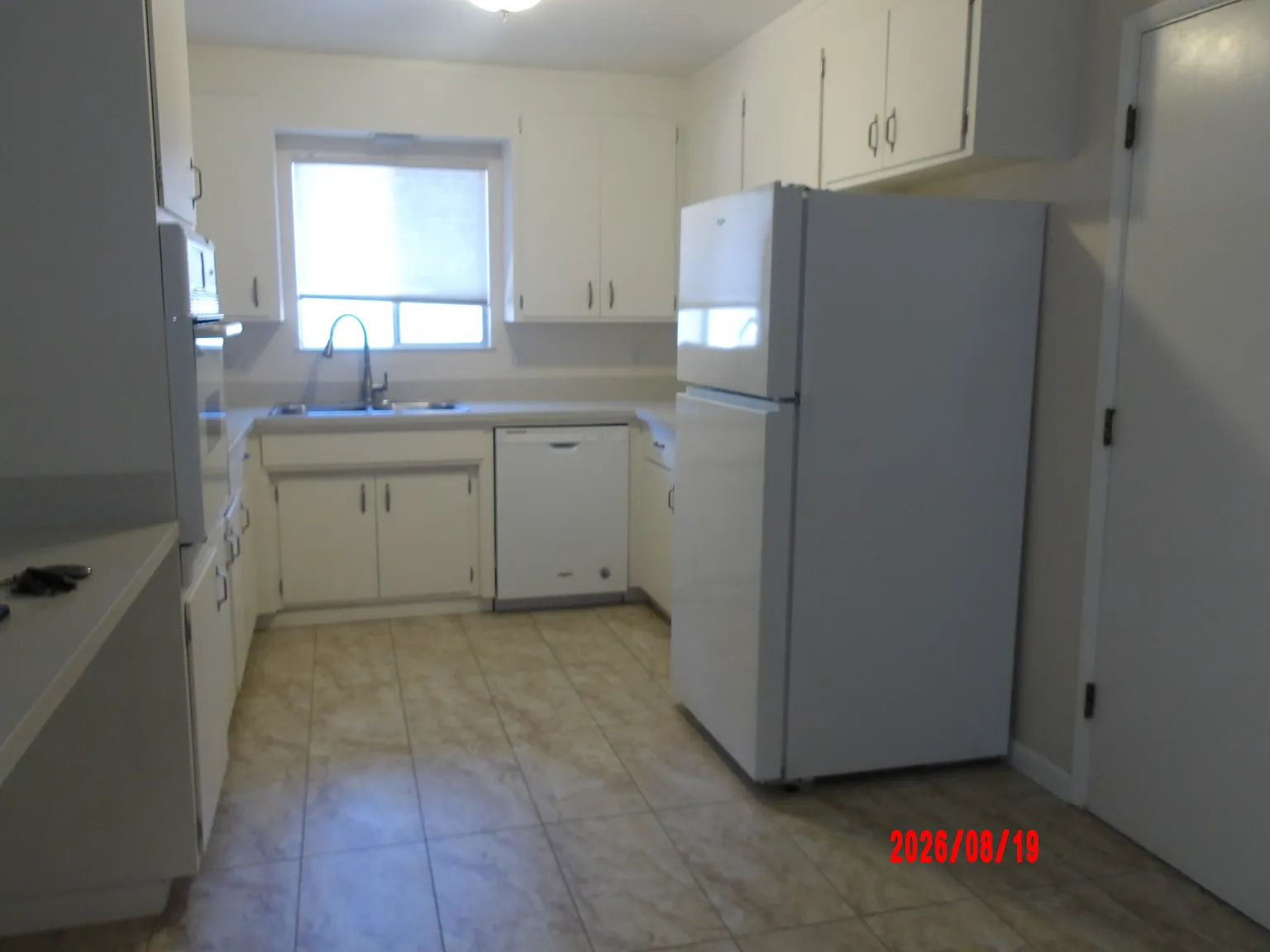 3 bed, 1613 sqft, $4,375 — Photo 2