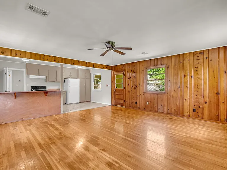 706 Cypress St — Photo 5