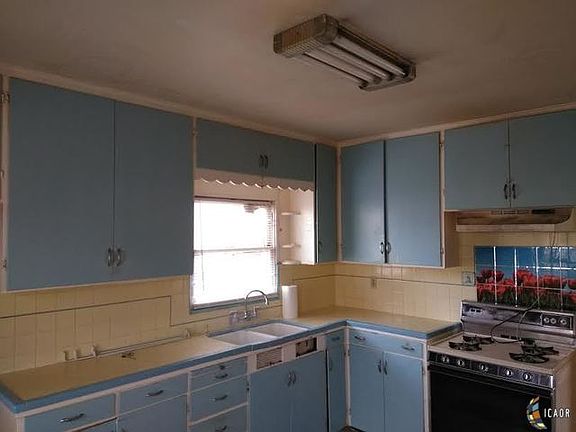 5th image of 692 Wensley Ave
