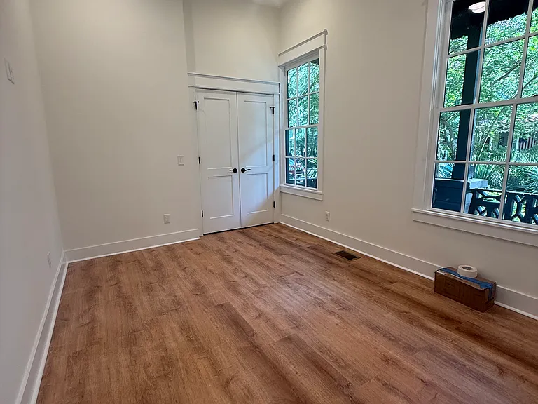 220 W Duffy St #A — Photo 5