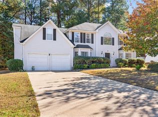 886 Deshon Creek Dr, Lithonia, GA 30058