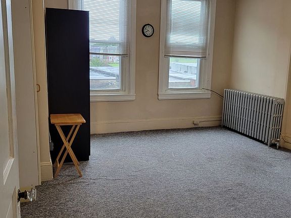 5th image of 2747 Kensington Ave