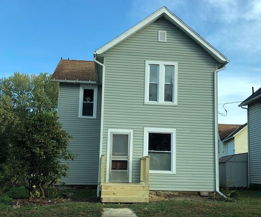 106 W 10th St