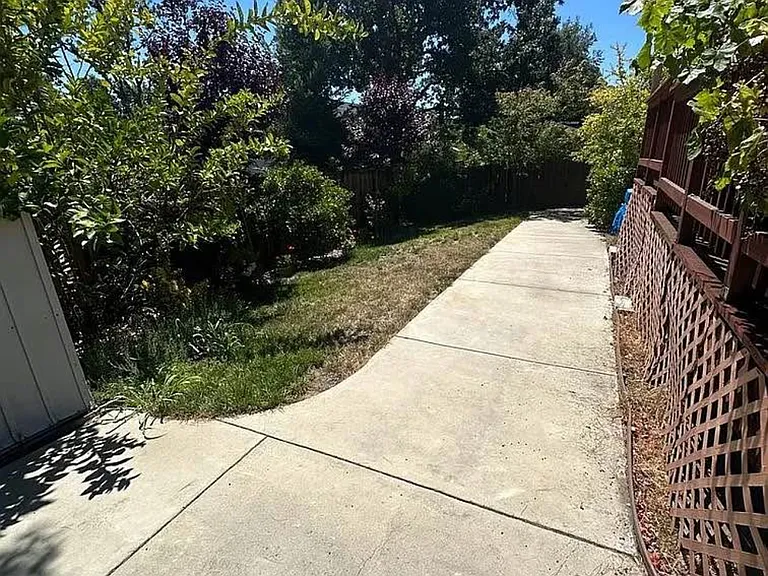 1410 Dewing Ln — Photo 23