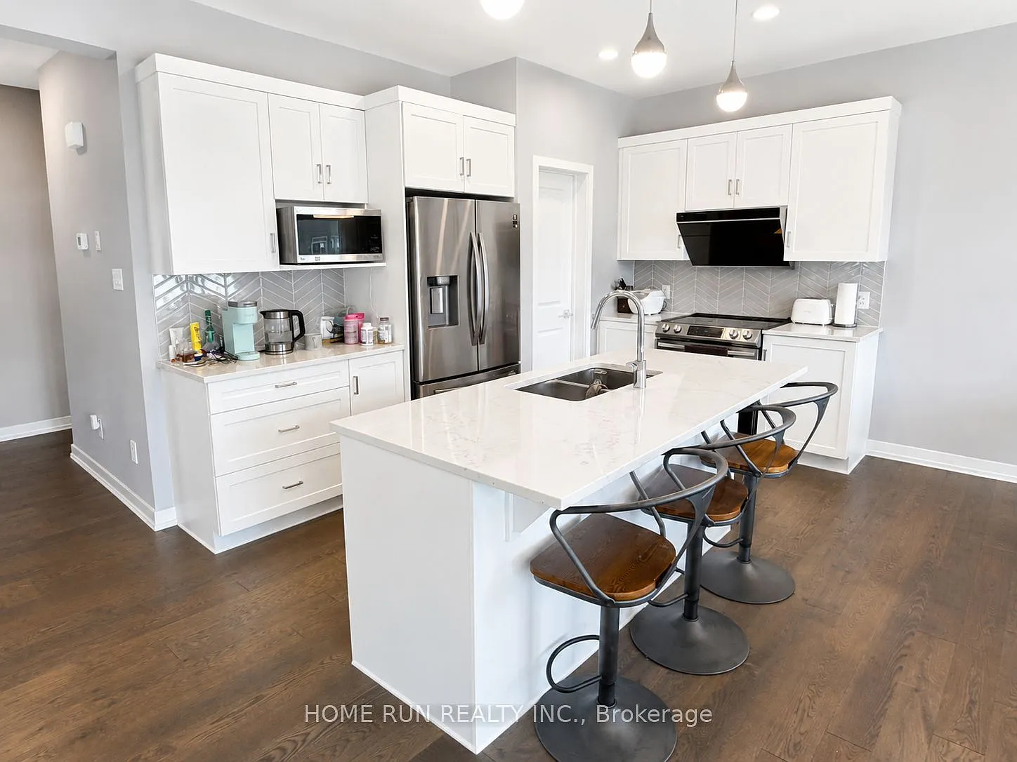 4 bed, $3,400 — Photo 3