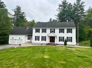 27 E Nashua Rd, Windham, NH 03087