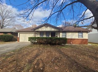 1361 E Gretna St, Springfield, MO 65804