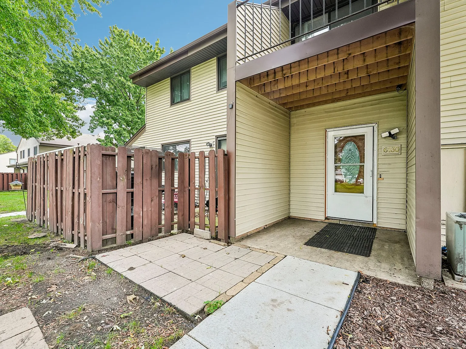 3 bed, 882 sqft, $1,895 — Photo 4