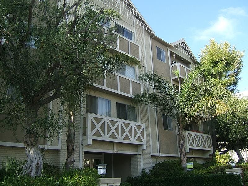 2nd image of 11901 Goshen Ave APT 103
