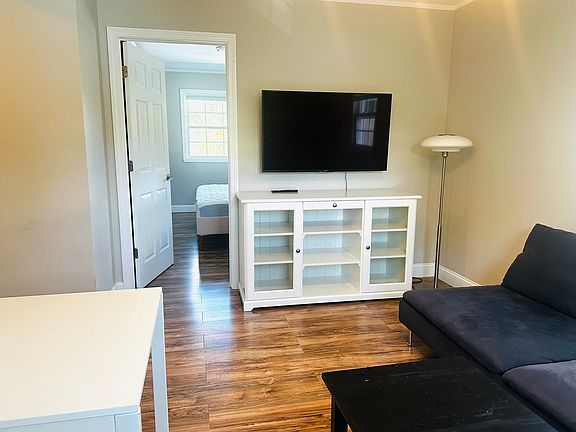 5th image of 17 Naomi St #2