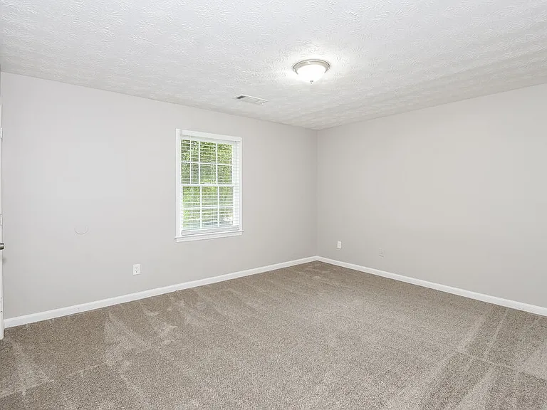 897 Raintree Ct SE — Photo 13