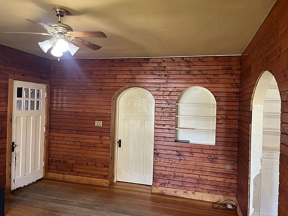 3rd image of 212 Tinley Ave