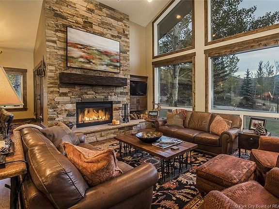 4th image of 2675 Telemark Dr