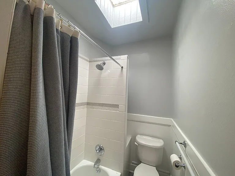 1019 S Clarkson St — Photo 14
