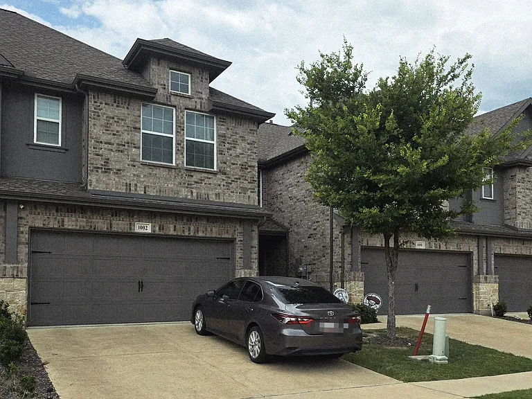 1002 Mikaela Dr — Photo 2