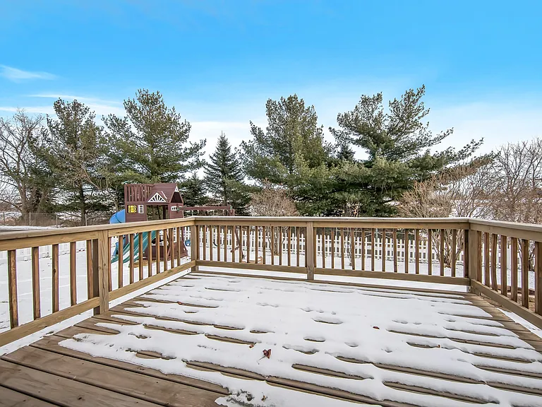 1210 Carriage Hills Dr S — Photo 14