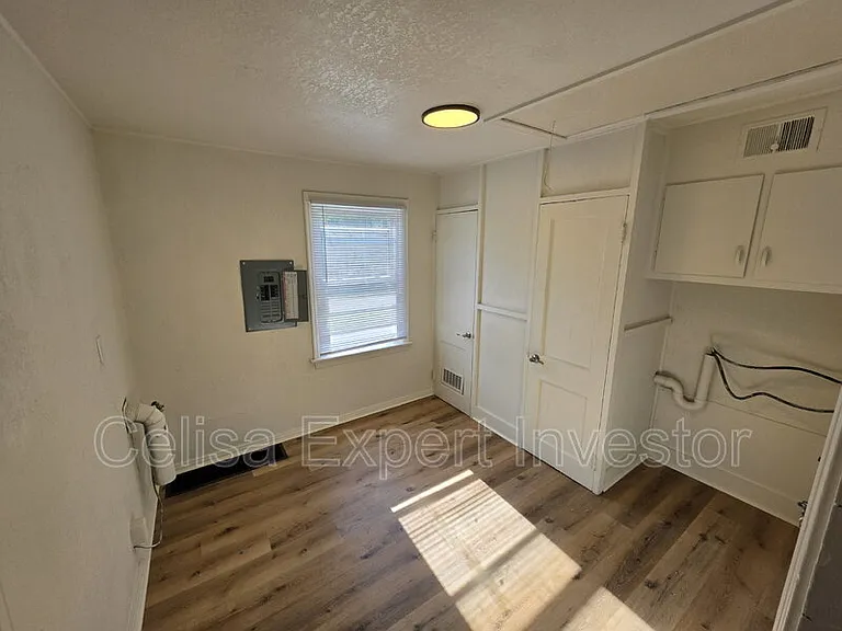 4317 Spatz Ave — Photo 3