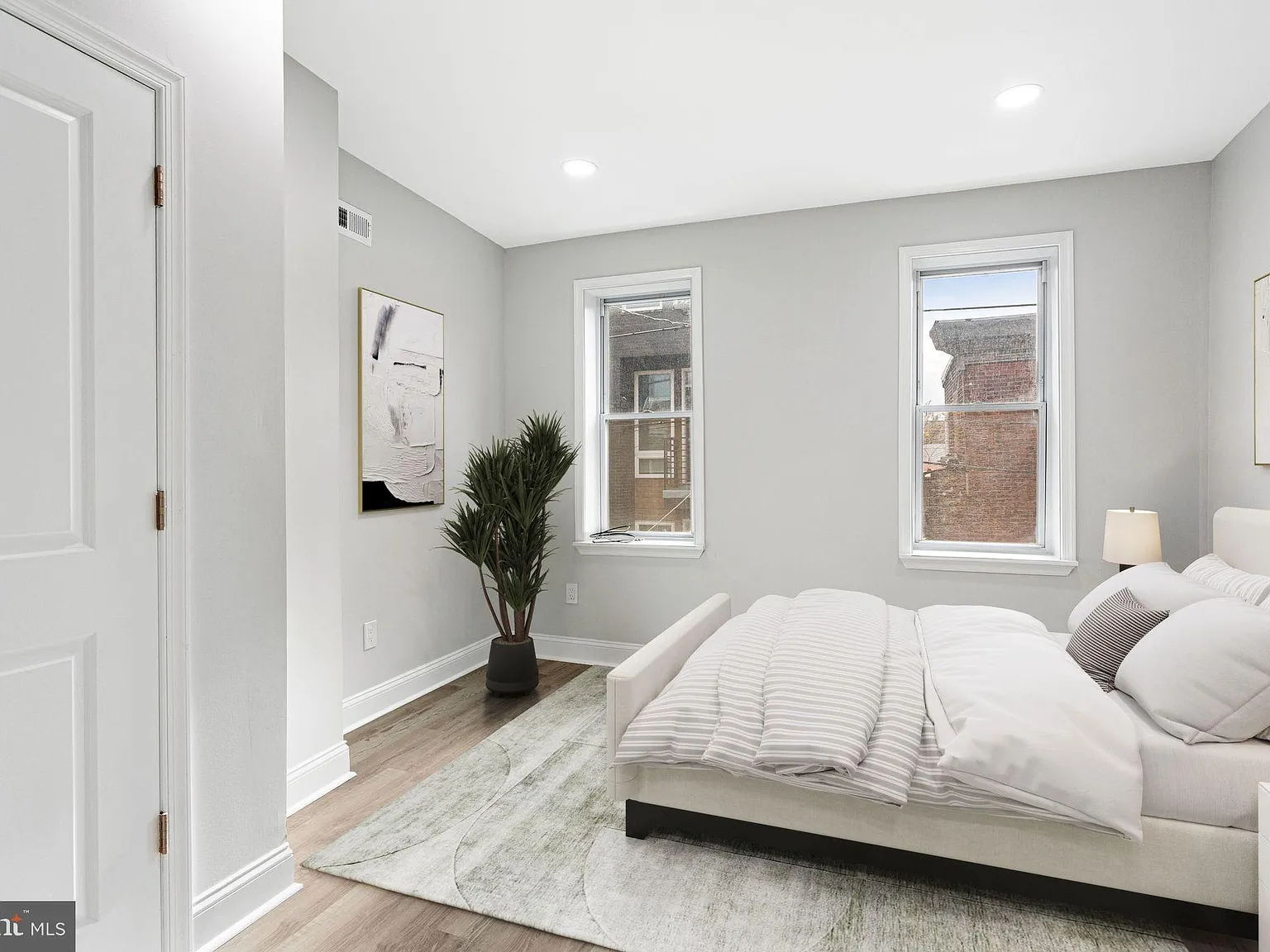 2 bed, 1436 sqft, $2,200 — Photo 2