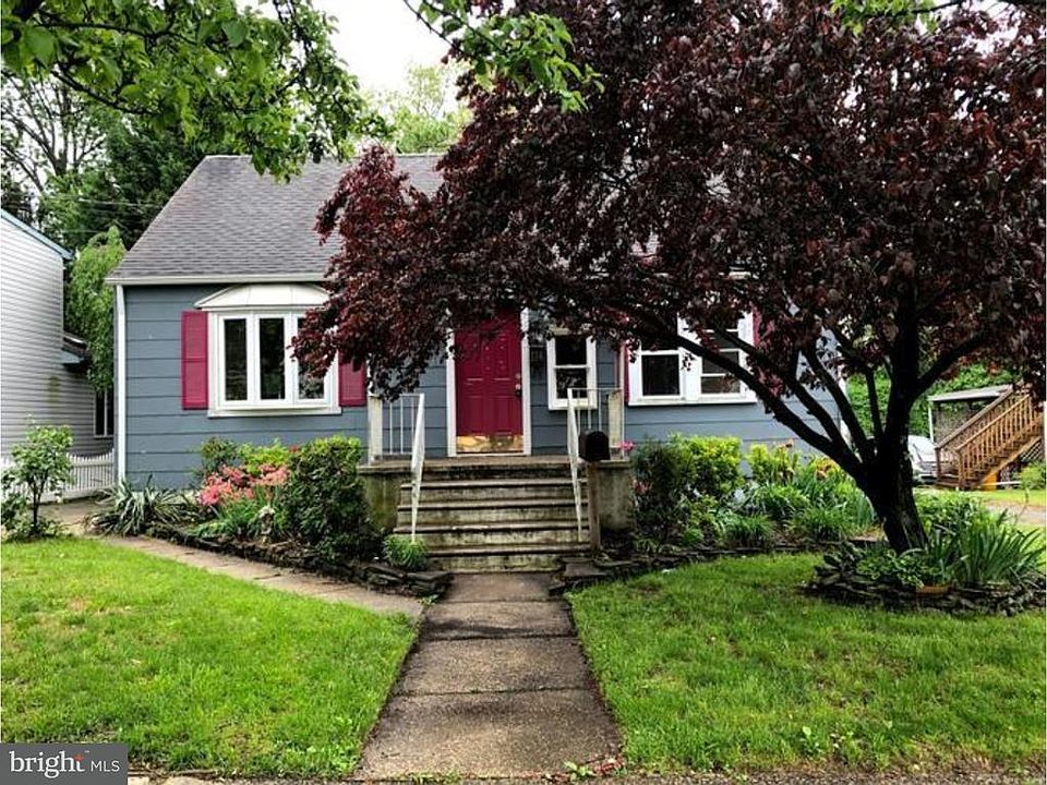 1st image of 114 Moore Ave