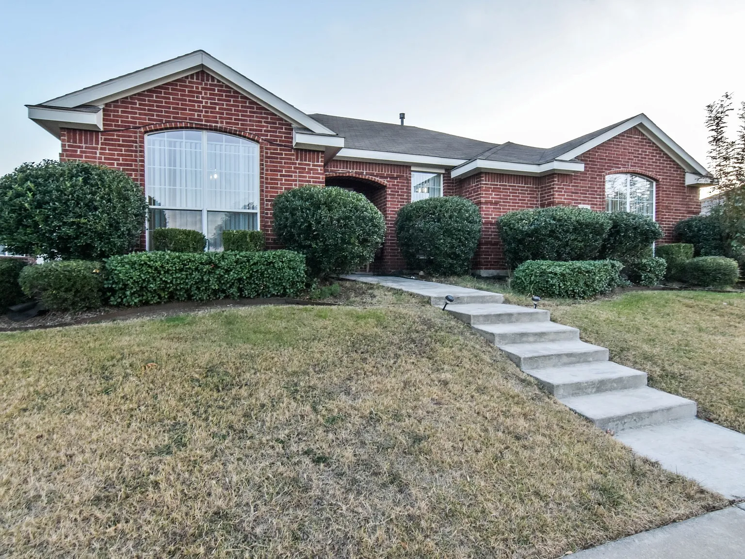 3 bed, 1666 sqft, $2,150 — Photo 2