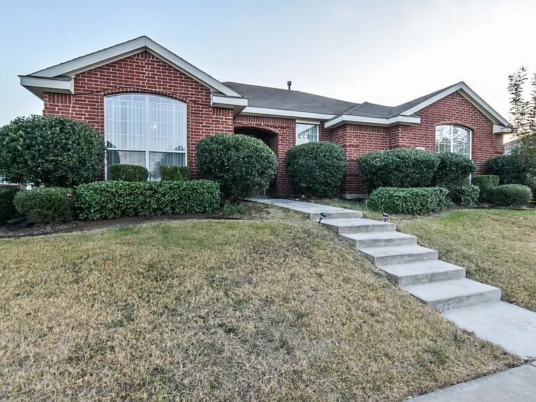 5505 Cedar Elm Dr — Photo 2