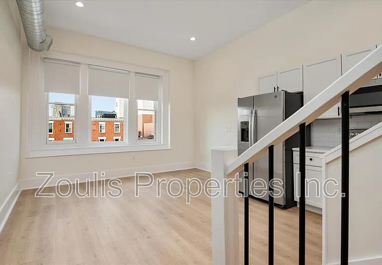 631 S Broadway #1-302 — Photo 6
