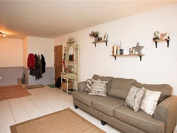 4th image of 1145 Hartford Ave #1A