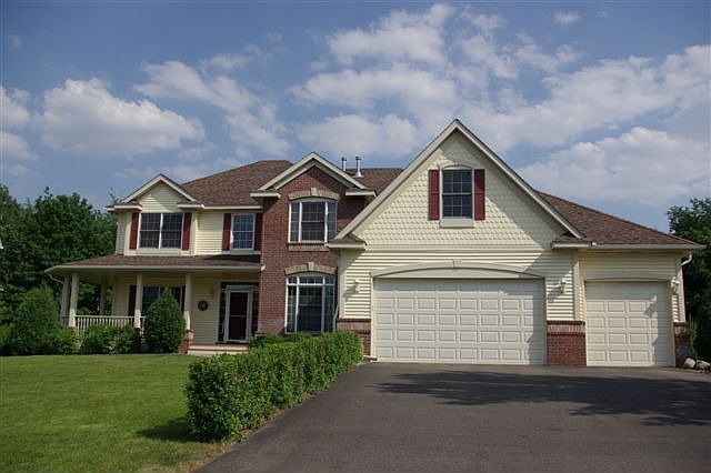 Two Story on cul-de-sac! Wonderful family neighborhood!