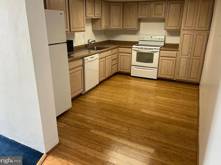 3531 Forest Ln #E-12 — Photo 2