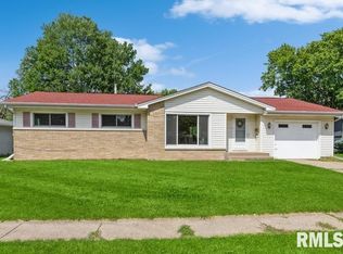 1822 38th St, Moline, IL 61265