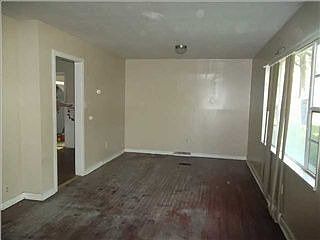 3rd image of 1226 Glen Erin St