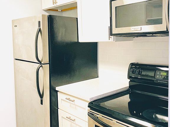 4th image of 4518 Holly St