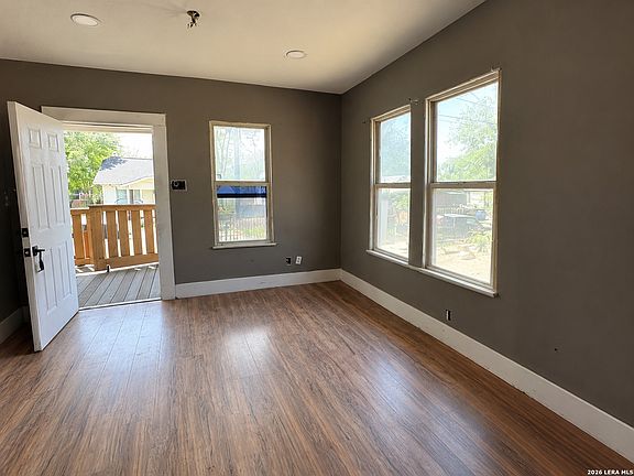 5th image of 139 PAUL ST