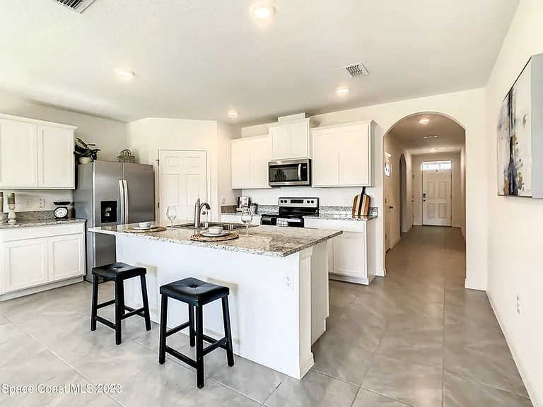 2243 Capital Dr SE — Photo 17