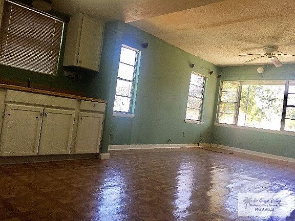 5th image of 2454 E Tyler St