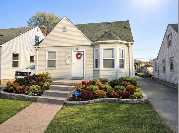 6108 Barrie St, Dearborn, MI 48126