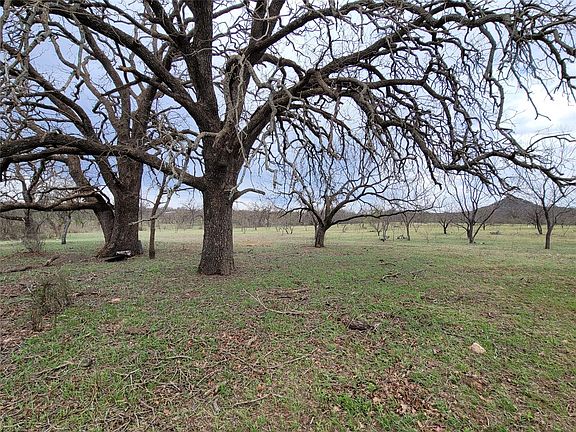 3rd image of 293 Threadgill Ln