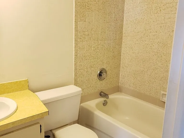 120 SW Trafalgar Pkwy — Photo 12
